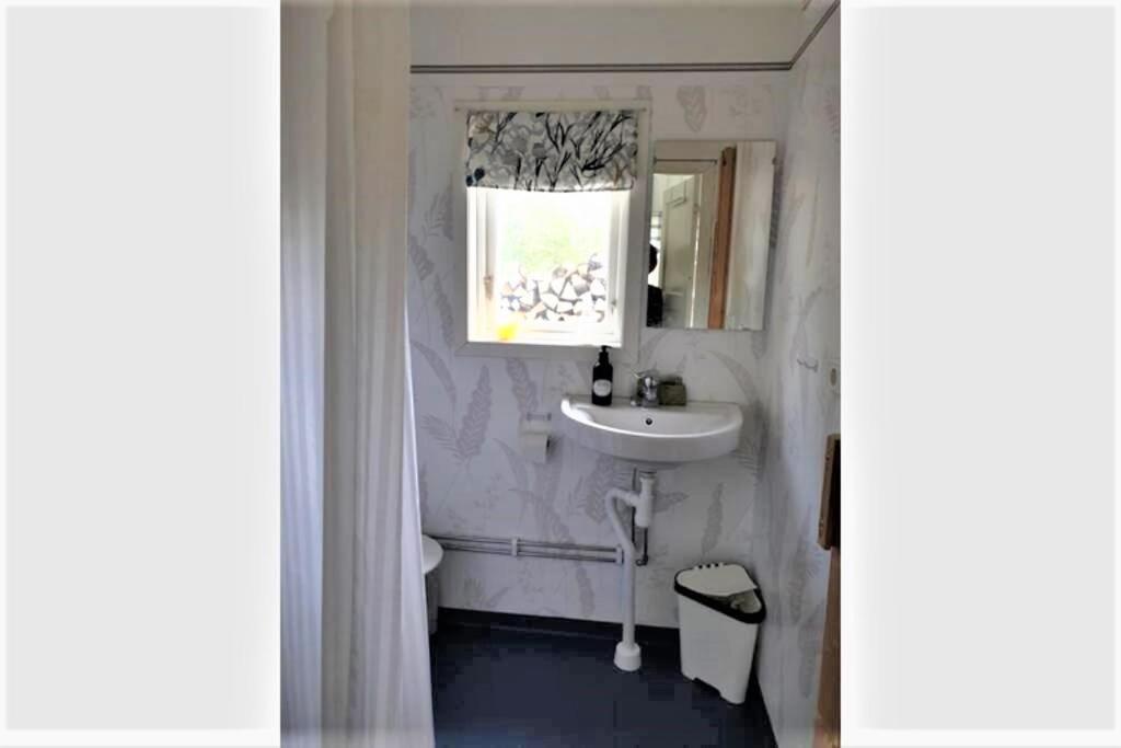 Gaeststuga I Vacker Natur, Bastu, Bubbelpool Sommartid Och Gratis Parkering Naera Ulricehamn Och Lassalyckan, Guesthouse With Nice View With Sauna And Free Parking Close To Dalsjoefors And Fishing بوراس المظهر الخارجي الصورة