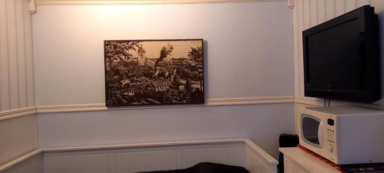Gaeststuga I Vacker Natur, Bastu, Bubbelpool Sommartid Och Gratis Parkering Naera Ulricehamn Och Lassalyckan, Guesthouse With Nice View With Sauna And Free Parking Close To Dalsjoefors And Fishing بوراس المظهر الخارجي الصورة